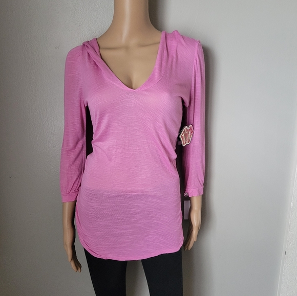 NWT! NICKY HILTON PINK THIN LONG SLEEVE SHIRT W/ EXTRA LONG HOOD - Picture 1 of 11